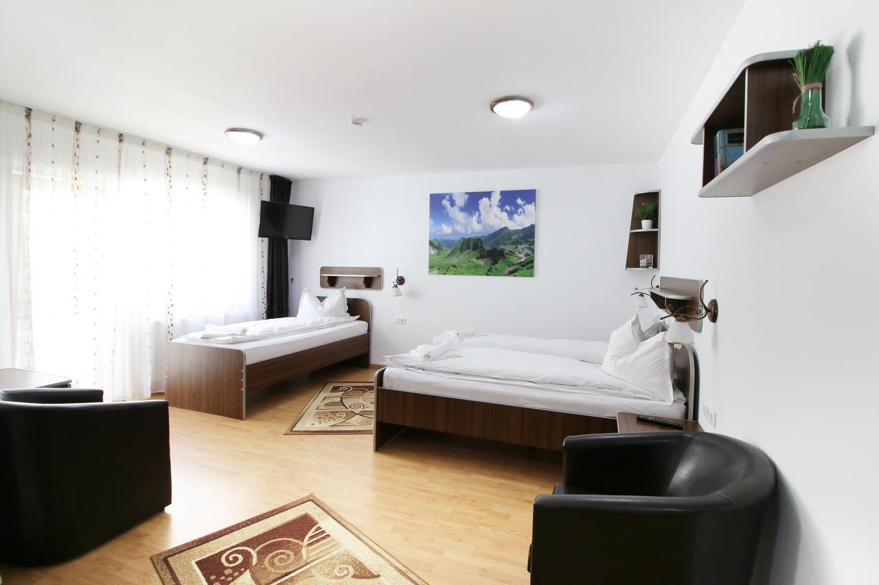 Casa Micu Hotel ซีบิว ภายนอก รูปภาพ